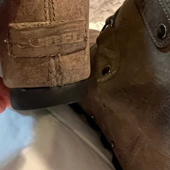 SOREL Joan of Arctic  distressed leather wedge booties size 8 - Picture 10 of 11